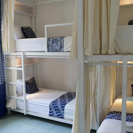 Pondok Sare Hostel Jogjakarta Buitenkant foto