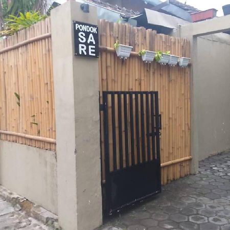 Pondok Sare Hostel Jogjakarta Buitenkant foto