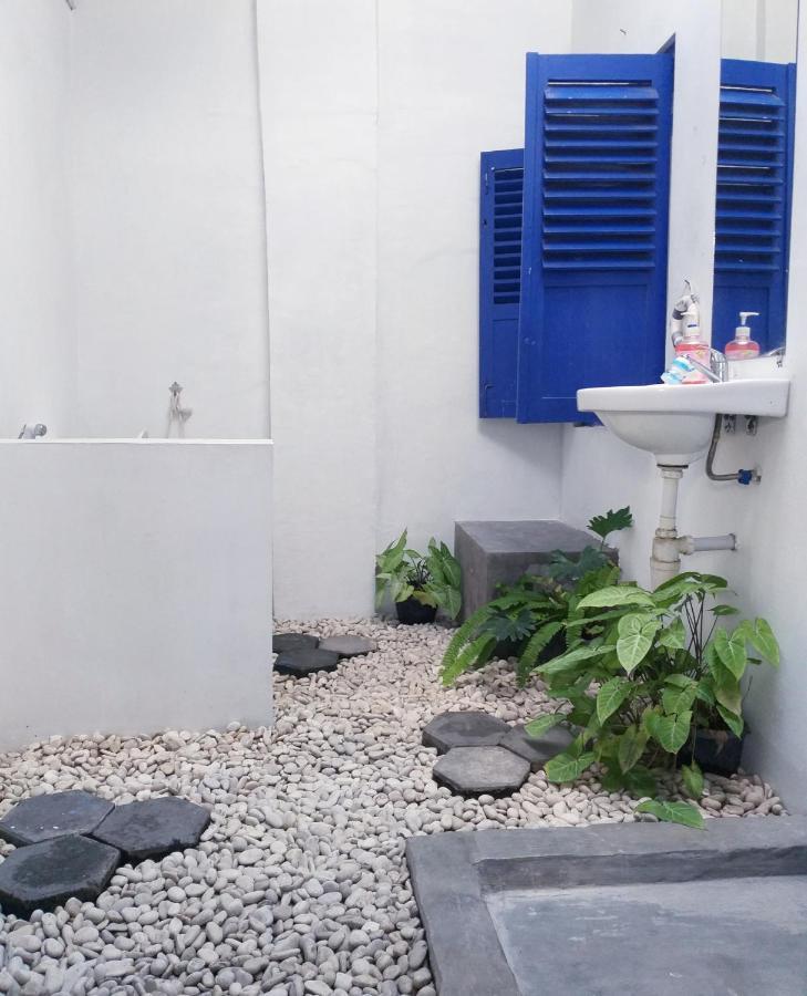 Pondok Sare Hostel Jogjakarta Buitenkant foto