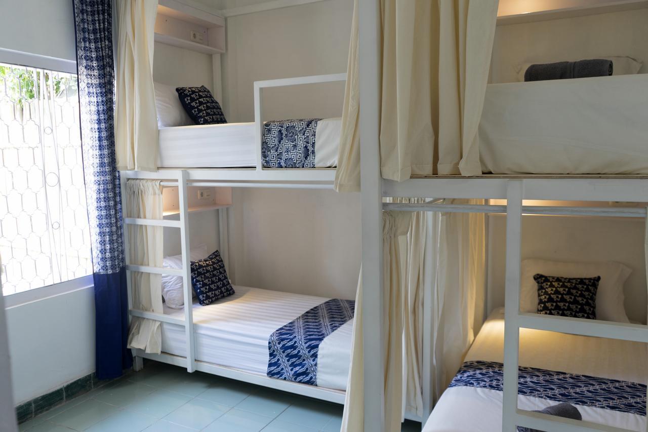 Pondok Sare Hostel Jogjakarta Buitenkant foto