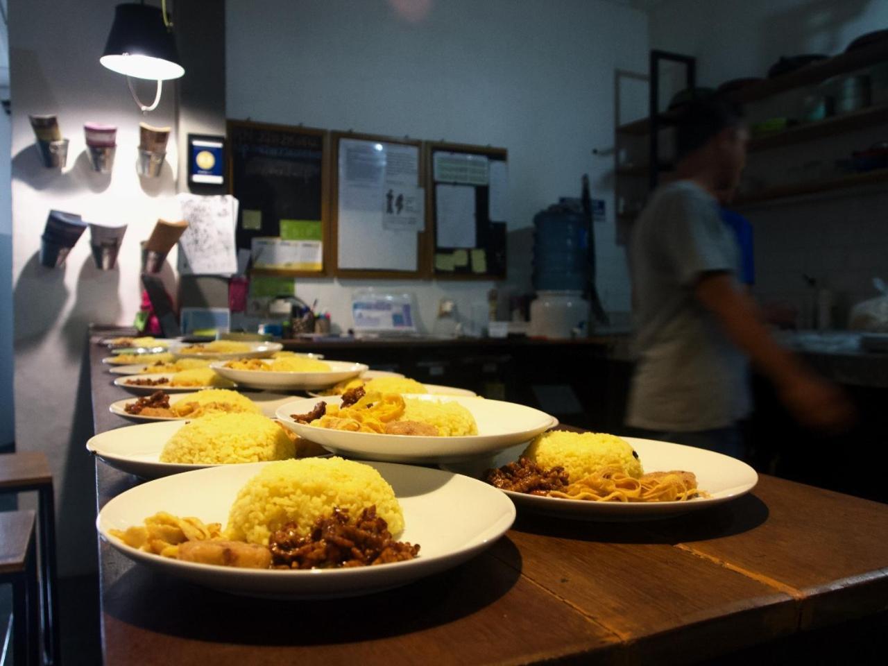 Pondok Sare Hostel Jogjakarta Buitenkant foto