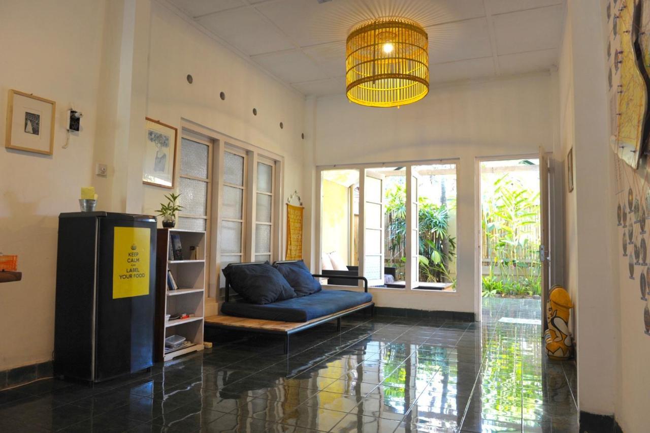 Pondok Sare Hostel Jogjakarta Buitenkant foto