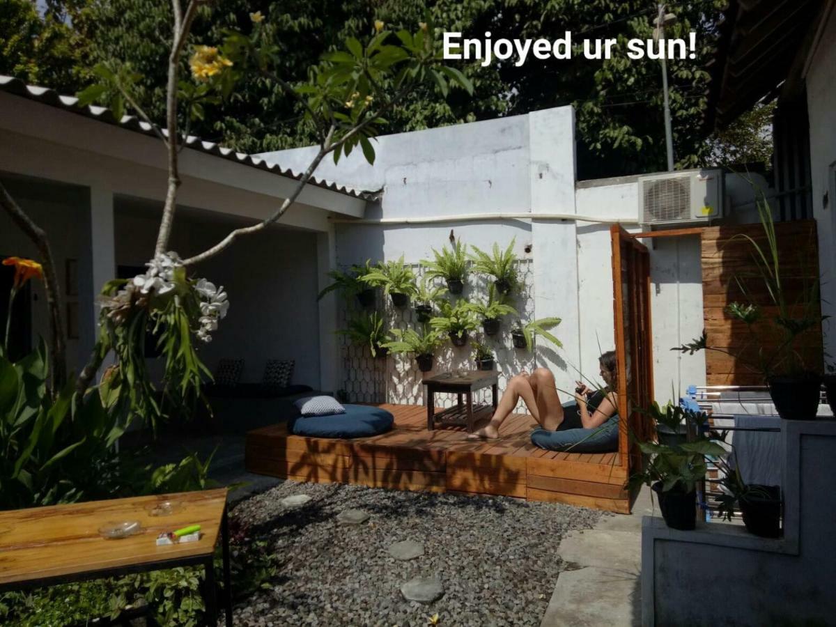 Pondok Sare Hostel Jogjakarta Buitenkant foto