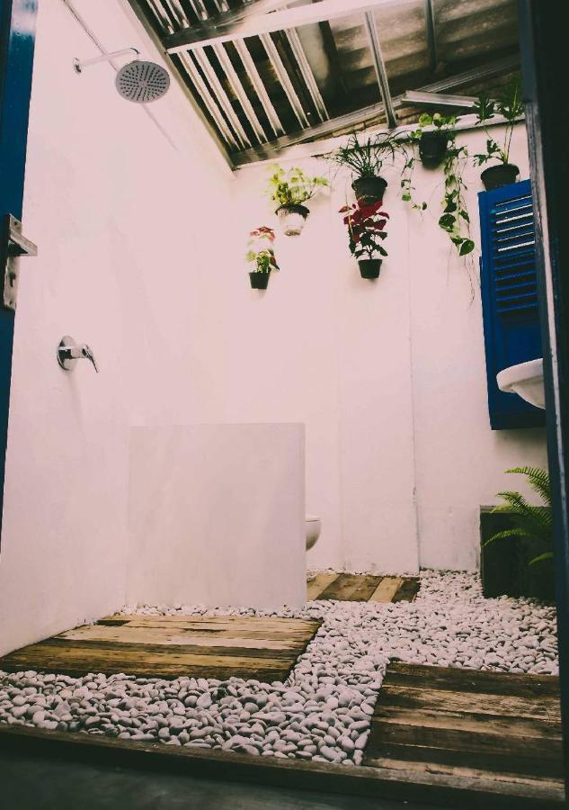 Pondok Sare Hostel Jogjakarta Buitenkant foto